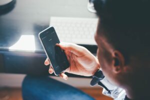 iphone 11 jak zrobić zrzut ekranu